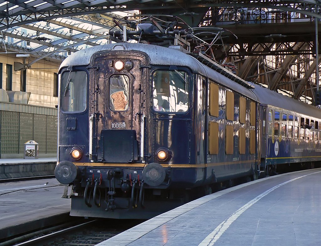 10008 der Centralbahn mit ihrem Partyzug in K�ln Hbf am 7.3.2010
