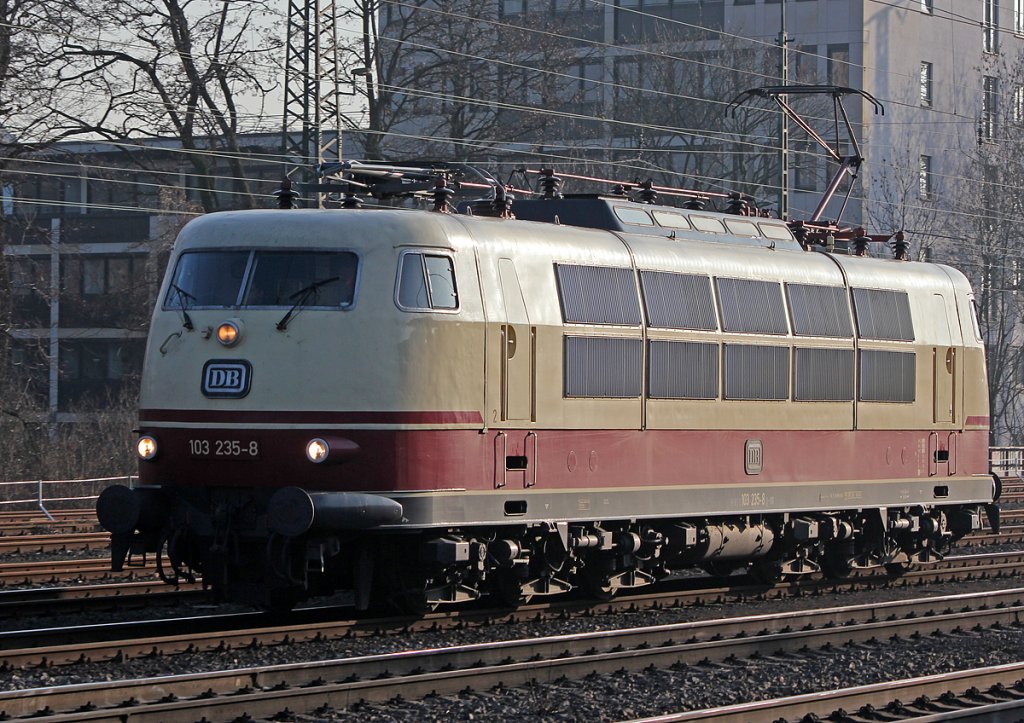 103 235-8 Lz in K�ln West am 17.02.2011