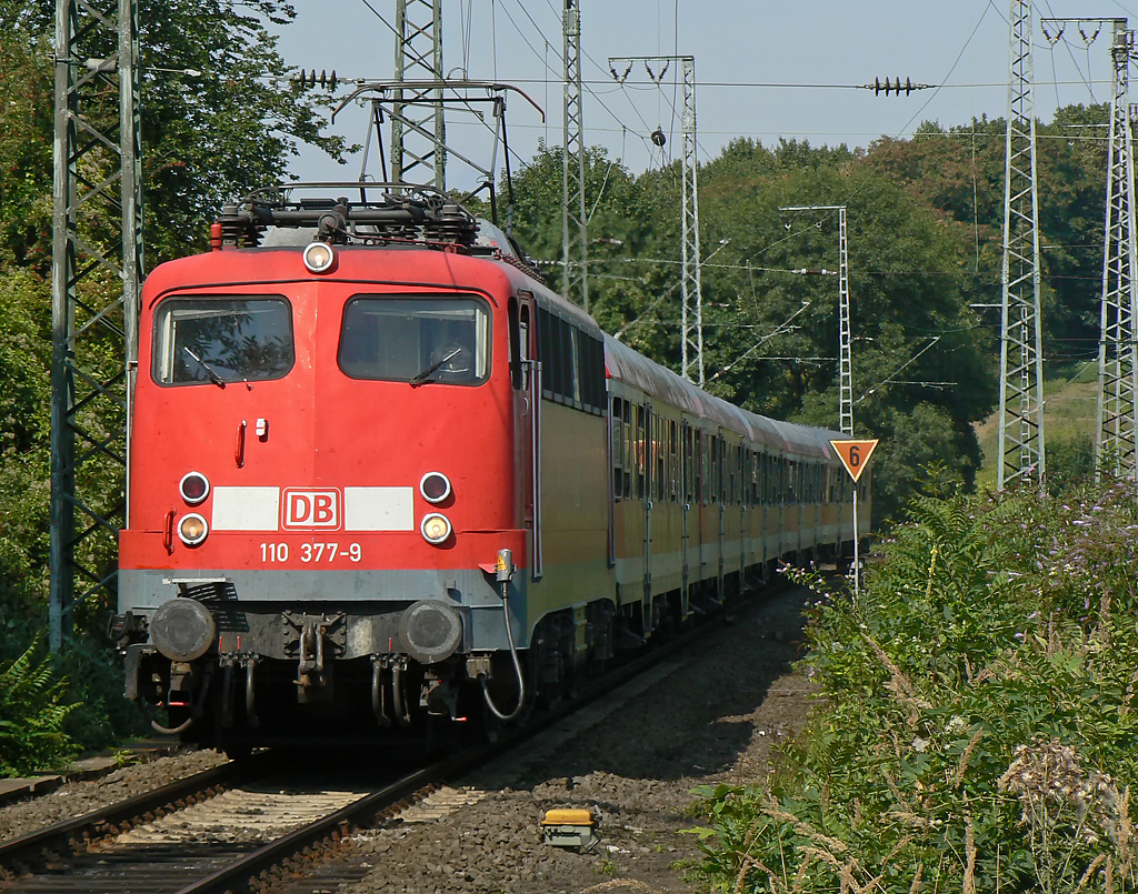 110 377-9 im Sommer 2009 in K�ln West