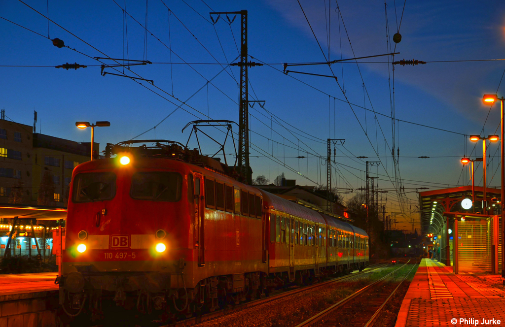 110 497-5 als RB 30089 von Dortmund nach Soest am 14.11.2012 in Unna.