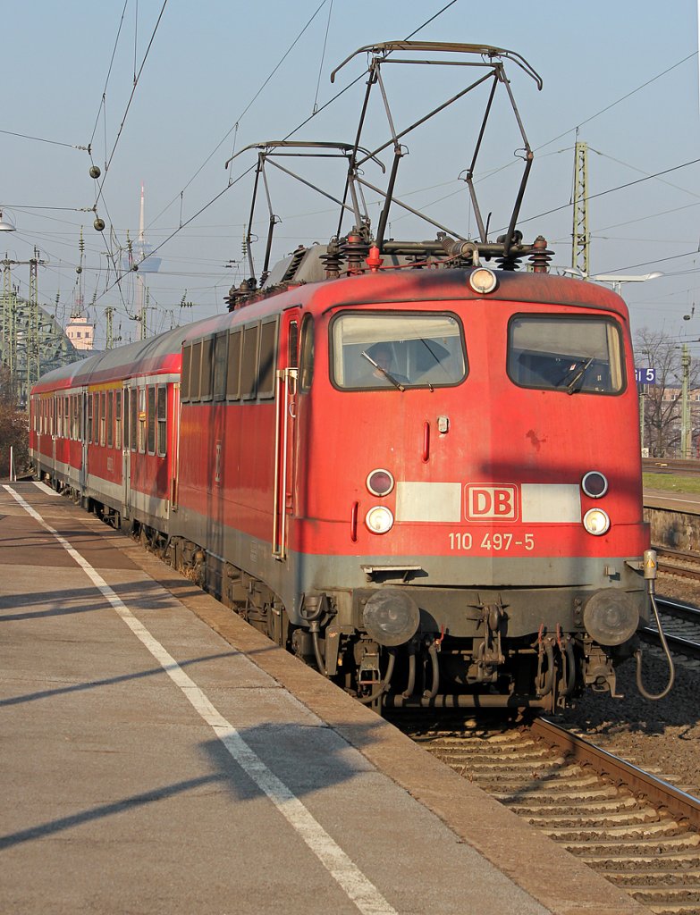 110 497-5 mit dem RB35 in K�ln Messe/Deutz am 03.03.2011