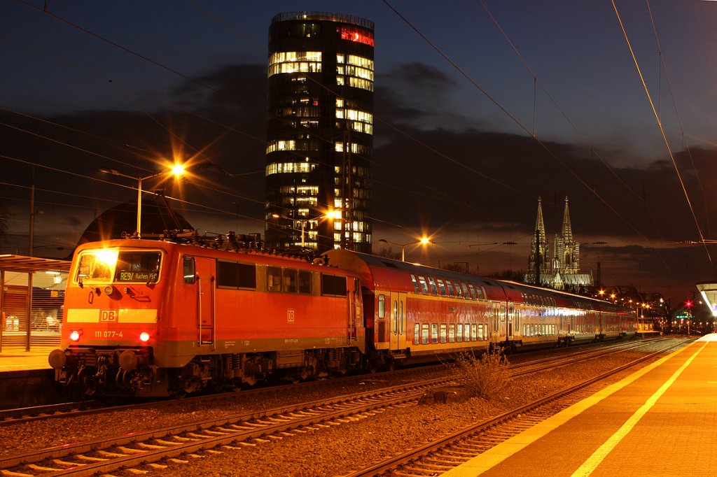 111 077-4 am RE9 in K�ln Messe/Deutz am 19.03.2012