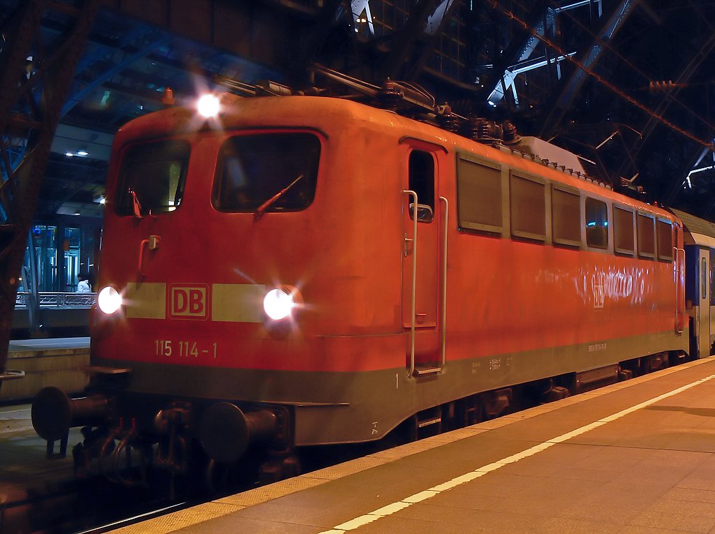 115 114-1 vor dem EN421 nach Wien Westbf. in K�ln Hbf am 15.01.10