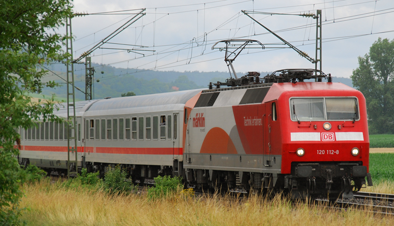 120 112-8, aufgenommen am 07.07.12, bei Treuchtlingen.