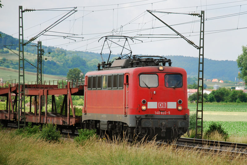 140 833-5, aufgenommen am 21.06.12, bei Treuchtlingen.