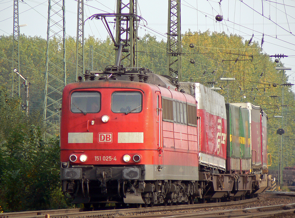 151 025-4 in Gremberg am 07.10.2010
