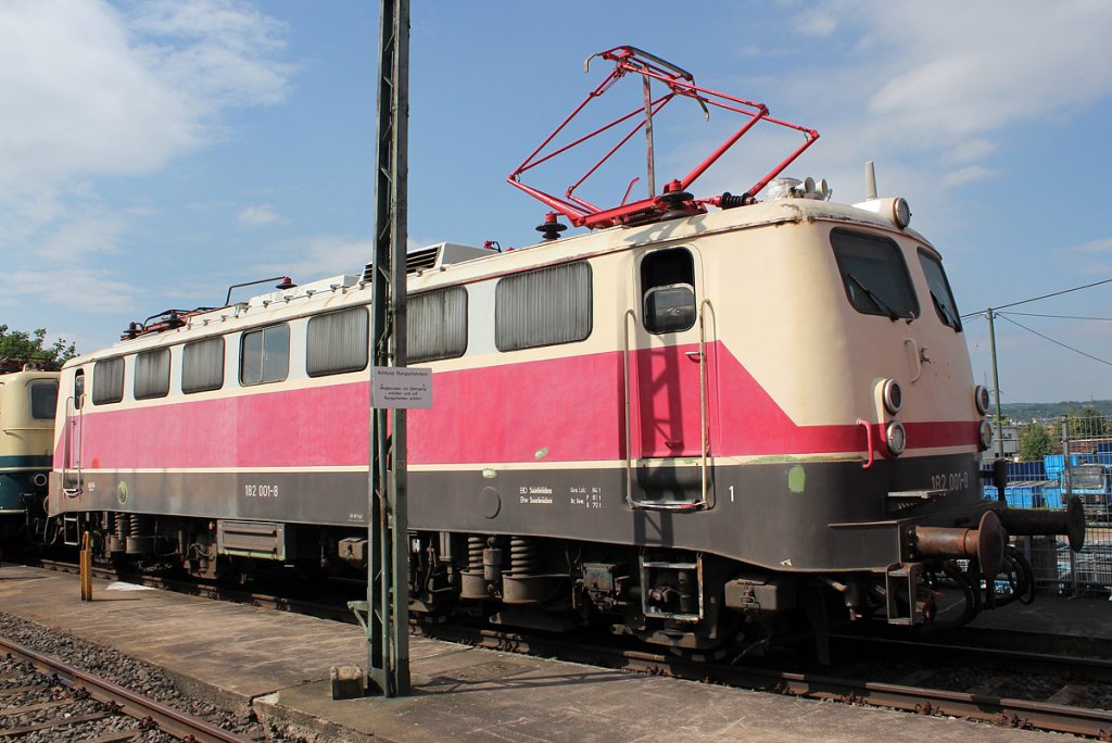 182 001-8 im DB Museum Koblenz am 02.06.2012