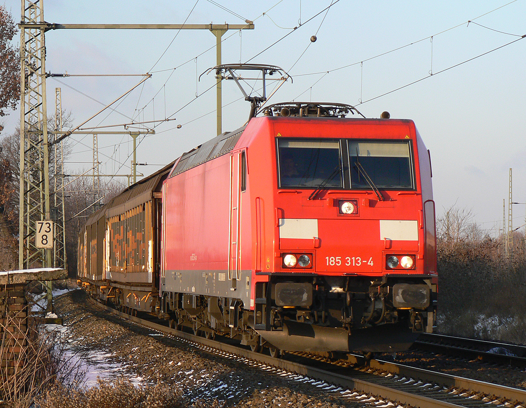 185 313-4 in Porz-Wahn am 15.12.2010