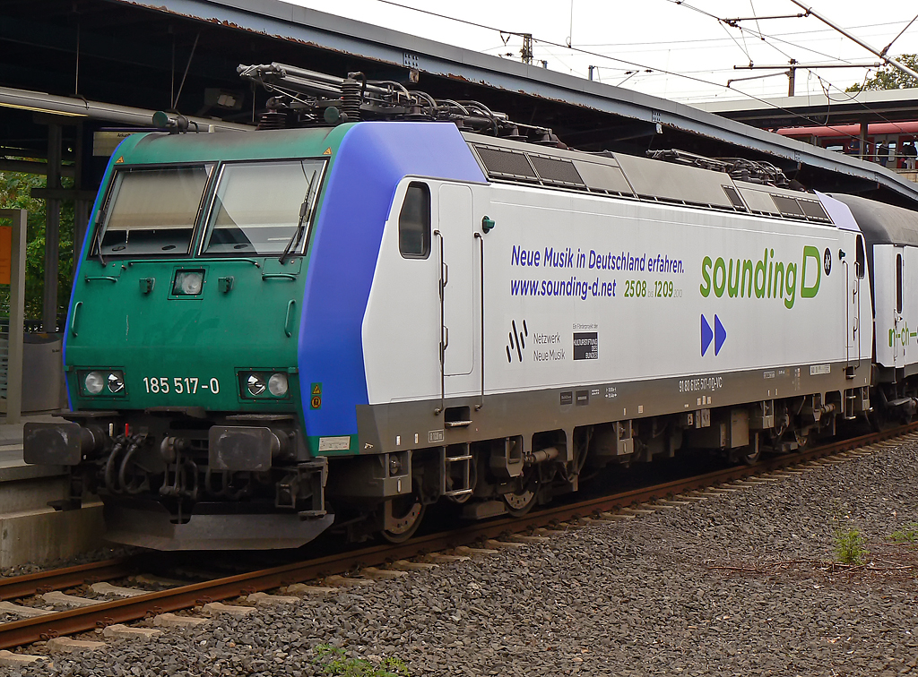 185 517-0 am Sounding D Sonderzug in K�ln/Messe Deutz auf Gleis 12 am 02.09.2010 