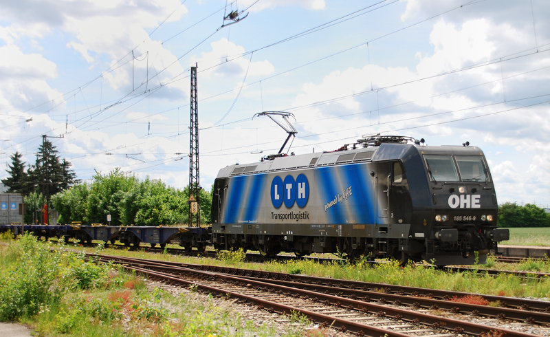 185 546-9, OHE -LTE, aufgenommen am 13.06.11, bei der Durchfahrt durch Gersthofen.