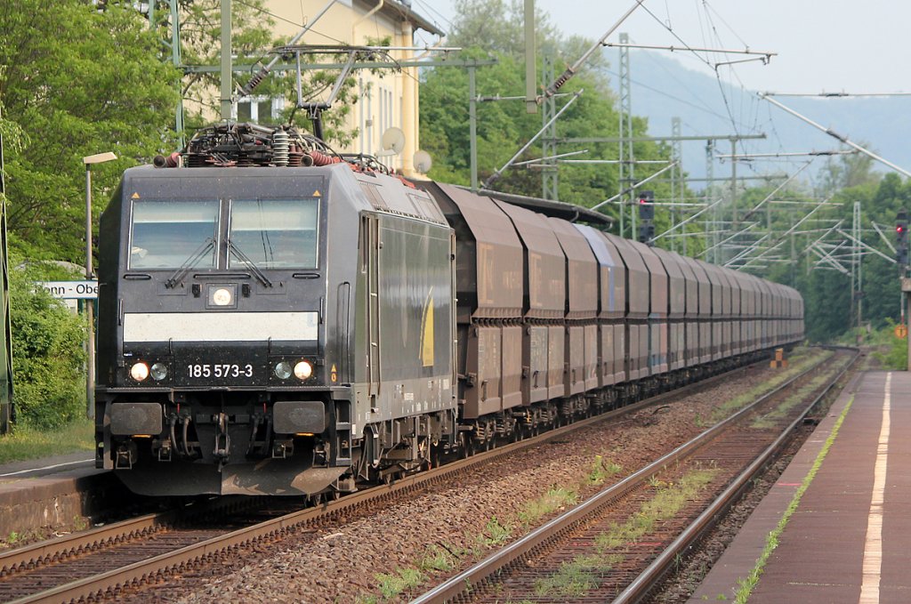 185 573-3 mit NIAG Ganzzug in Bonn Oberkassel am 26.04.2011