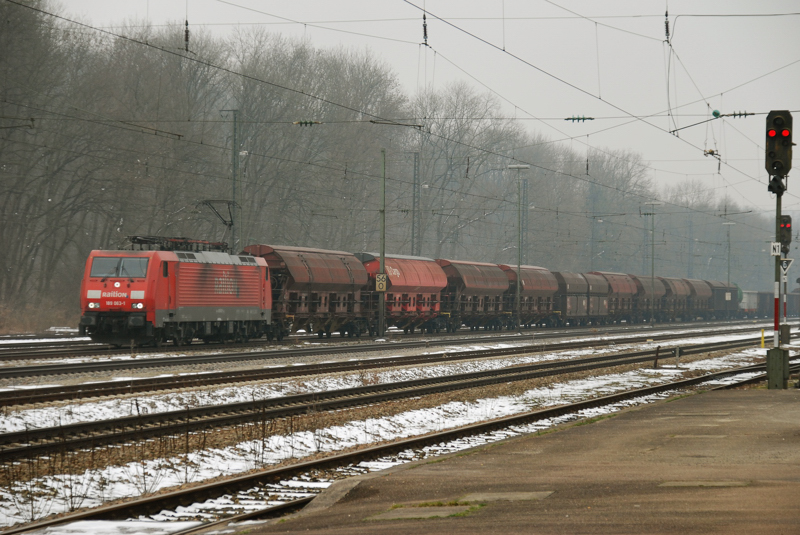189 063-1, aufgenommen am 25.02.11, bei der Durchfahrt durch Neuoffingen, Strecke Ulm-Augsburg.