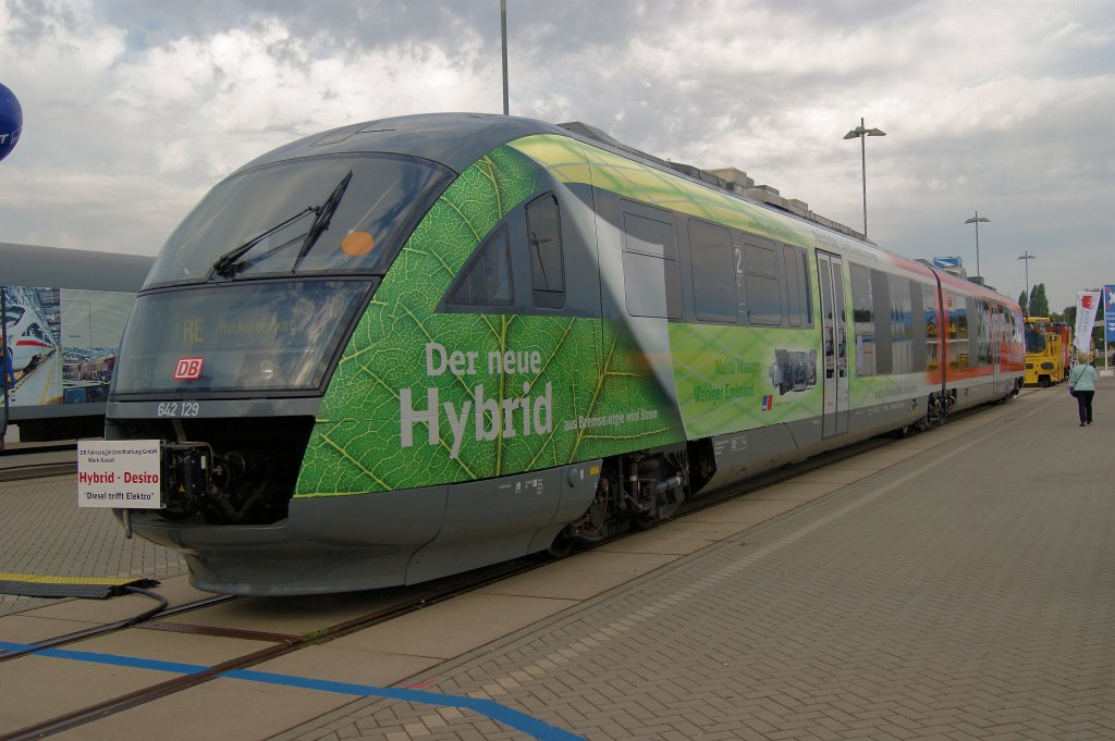 642 129-0 (DB Regio)  Der neue Hybrid  auf der Innotrans 2012 in Berlin-Messe/S�d am 22.9.2012.