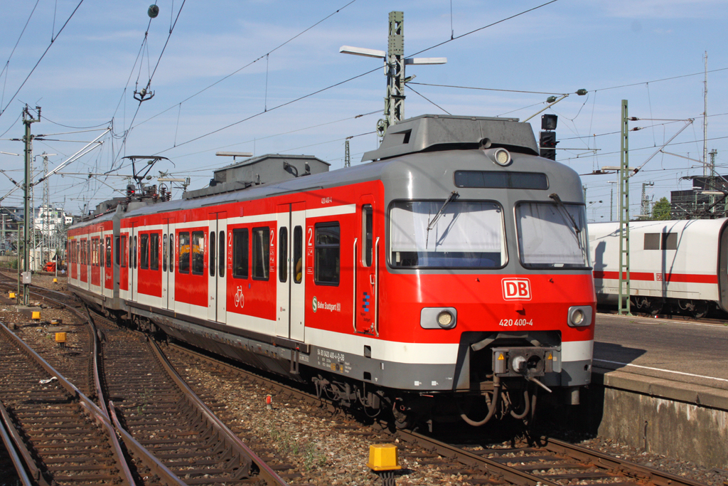 Der 420 400-4 in Stuttgart Hbf am 07,08,10 