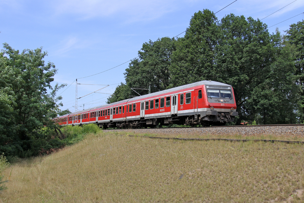 Der RE1 nach Frankfurt (Oder) in Erkner am 24,07,12