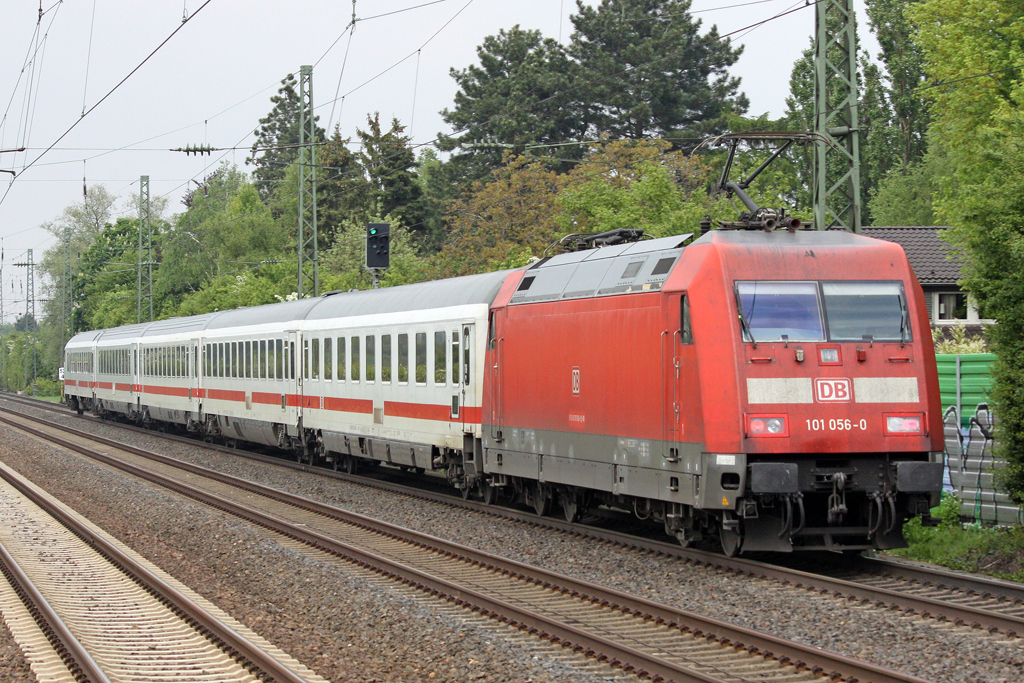Die 101 056-0 in Angermund am 09,05,10