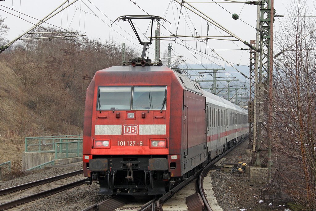 Die 101 127-9 in Wuppertal Vohwinkel am 12,03,10 