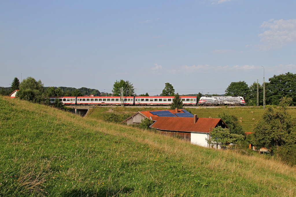 Die 1216 020  175 Jahre Eisenbahn f�r �sterreich  in A�ling (Oberbay) am 02,08,12