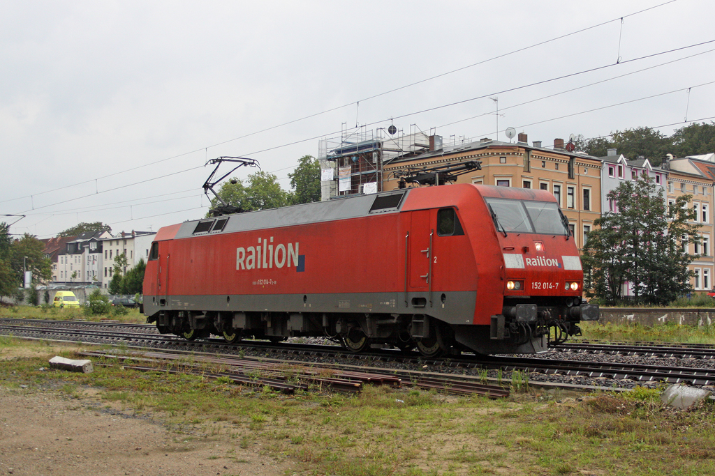 Die 152 014-7 in Hamburg-Unterelbe am 10,08,11