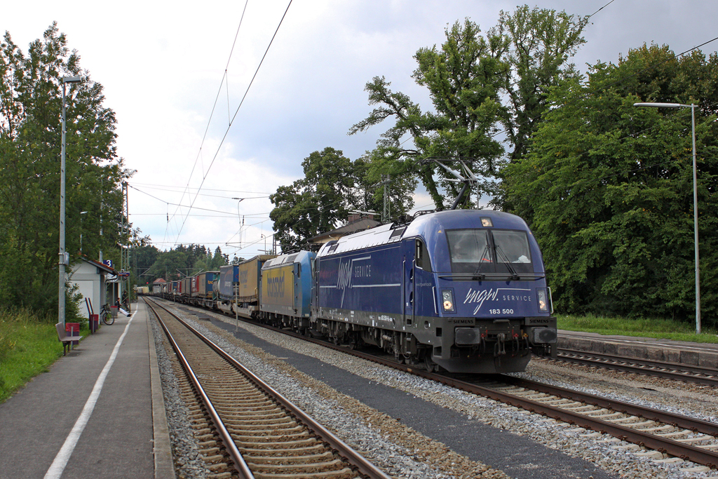 Die 183 500 in A�ling (Oberbay) am 29,07,11
