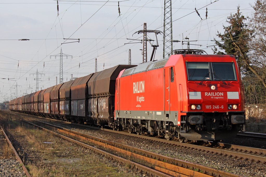 Die 185 246-6 in Ratingen Lintorf am 22,03,10