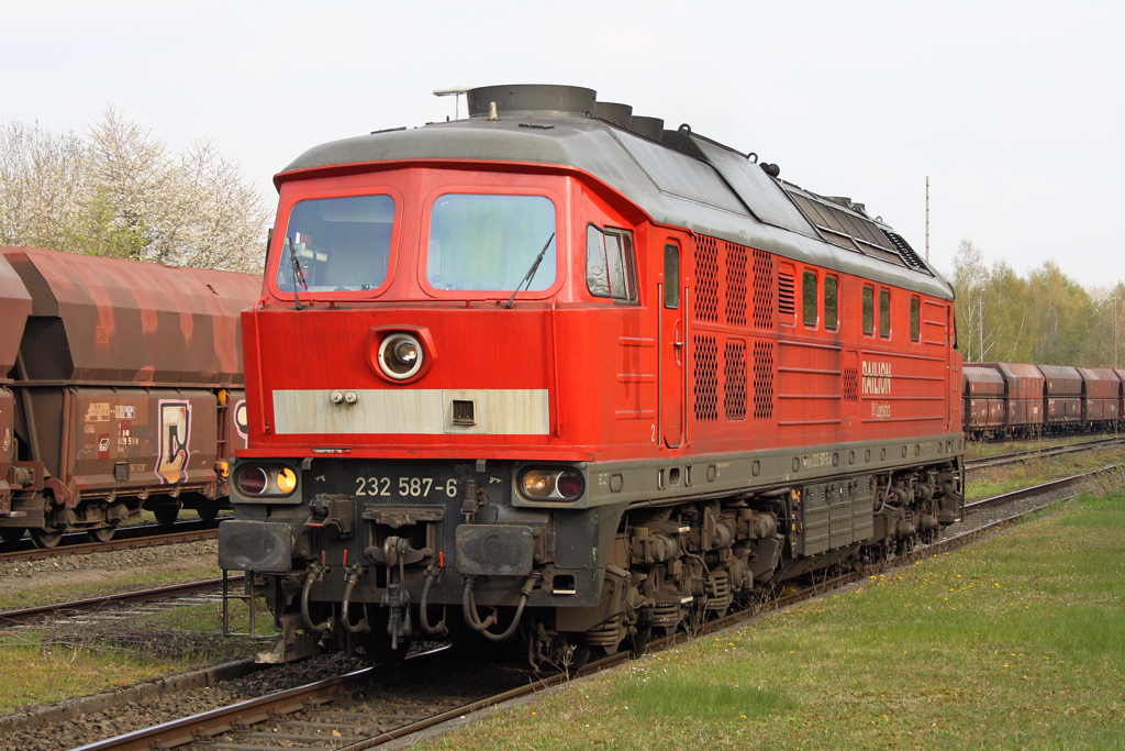 Die 232 587-6 in Dornap-Hahnenfurth am 19,04,10