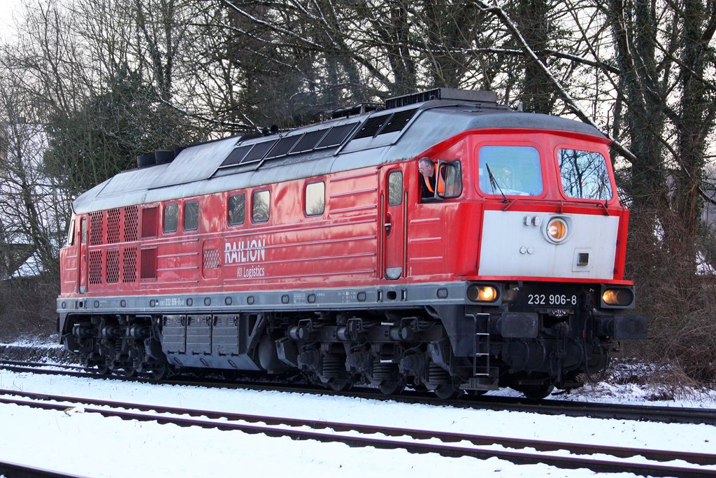 Die 232 906-8 in Dornap-Hahnenfurth am 08,03,10
