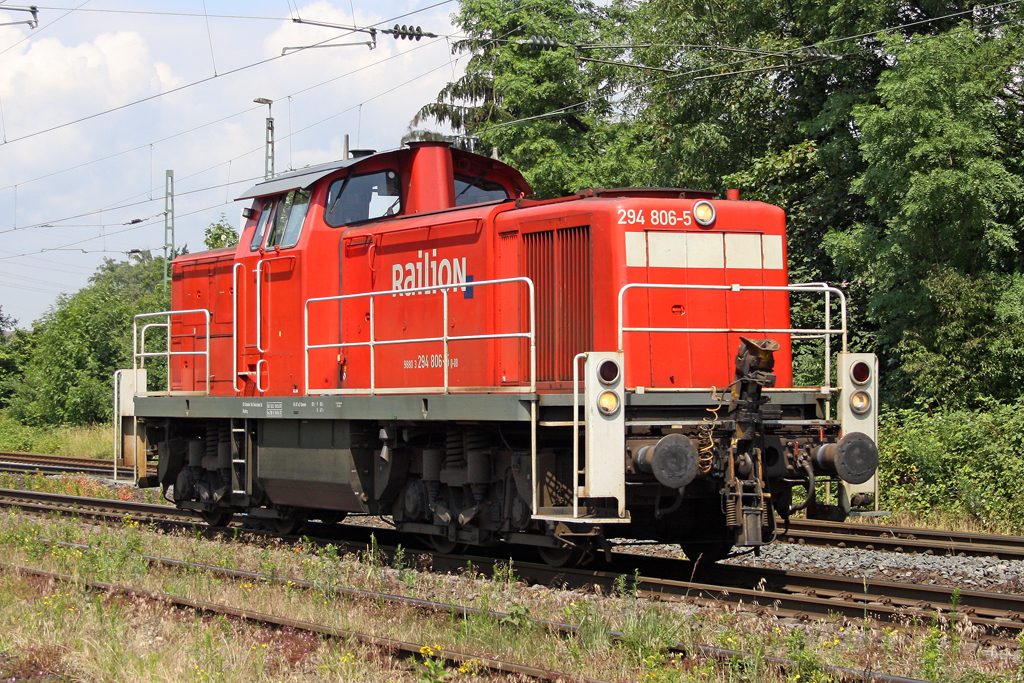 Die 294 806-5 in Ratingen Lintorf am 24,06,11