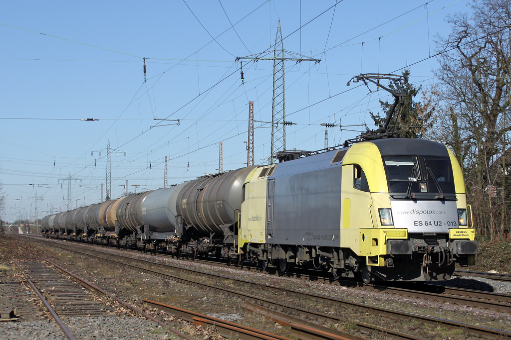 Die ES 64 U2-013 in Ratingen Lintorf am 07,03,11