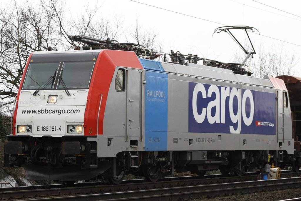 E 186 181-4 in Duisburg-Neudorf am 20.03.10