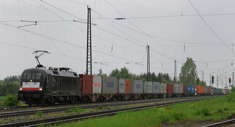 ES 64 F4-009, aufgenommen am 13.05.10, bei der Durchfahrt durch Gersthofen.