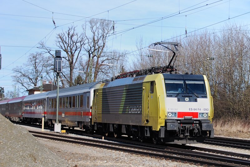 ES 64 F4-093, aufgenommen am 27.02.10, bei der Durchfahrt mit einem IC durch A�ling, Strecke M�nchen-Rosenheim.