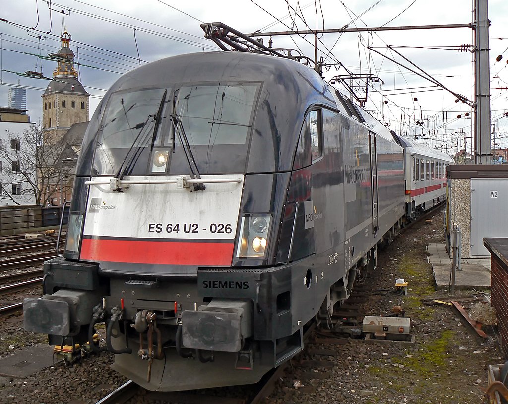 ES 64 U2-026 auf einer Dienstfahrt von K�ln Bbf. nach Deutzerfeld . Aufnahmestandpunkt war Gleis 4 in K�ln Hbf am 28.03.2010