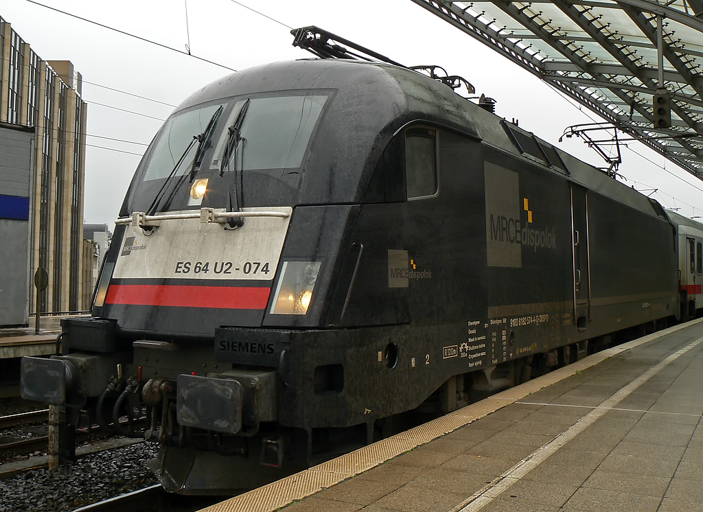 ES 64 U2-074 / 182 574 am IC1800 in K�ln Hbf. am 12.09.2010