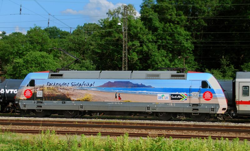 Lokportrait 101 118-8, Packendes Afrika, aufgenommen am 14.06.12, bei der Durchfahrt durch Neuoffingen.