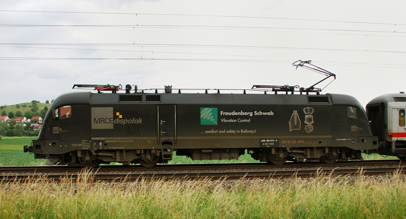 Portrait ES 64 U2-073, aufgenommen am 20.06.12, bei Treuchtlingen.