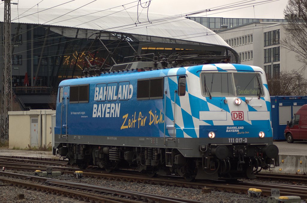 Pr�sentation der 111 017 Bahnland Bayern.
Augenommen am 22.11.2010