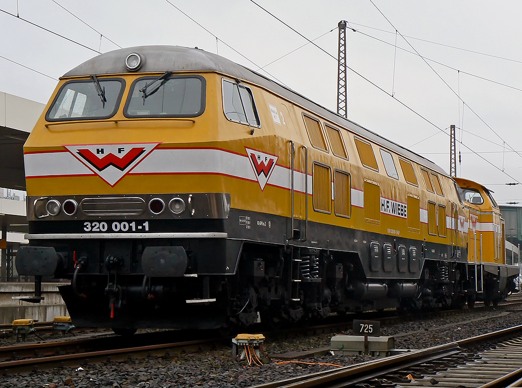 V320 001-1 der Fa. Wiebe in Duisburg am 08.05.2010