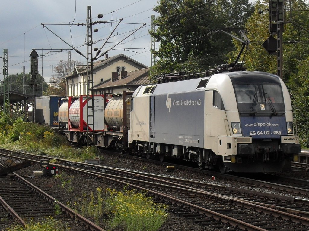 WLBC 182 mit einem G�terzug in Beuel