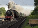 38 2267 aus Bochum Dahlhausen mit einem Holl�ndischen Sonderzug in Beuel