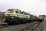 Die 216 224-6 neben 217 014-0 in Frankenberg (Eder) am 23,10,10