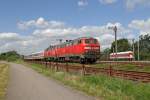 Die 218 363-0 und 218 379-6 bei der Ausfahrt aus Nieb�ll am 13,08,12
