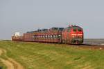 Die 218 344-0 und 218 385-3 bei Morsum am 14,08,12