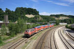 218 417-4 mit dem IRE 4211 (Stuttgart Hbf - Lindau Hbf) am 29.07.2017 bei Biberach(Riß).
