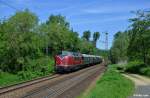 220 033-5 mit einem Sonderzug am 14.05.2015 bei Unkel.
