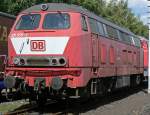 225 059-5 erwartet mit 5 weiteren 225ern und einer 232 auf ihr Schicksal vor den Toren der Fa.