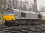 Im letzten Licht des Tages kam diese R4C Class 66 durch Gremberg !