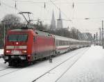 101 084-2 im winterlichen K�ln Messe/Deutz am 24.12.2010