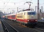 103 184-8 am IC1806 rtg HH-Altona in K�ln Messe/Deutz am 26.11.2010