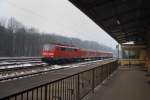 Die  Erste  der BR 111 f�hrt immer noch treu und zuverl�ssig vor ihrer RB Ulm-Donauw�rth-...! Aufgenommen am 25.02.11, bei der Durchfahrt durch Neuoffingen.